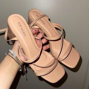 Top Moda / used strapped sandals / size 8 1/2 / no box